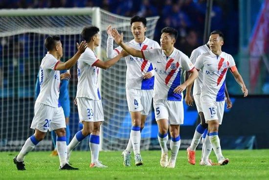 亚当·德赖弗谈《大都会》 狂野史诗想象力足 2023-12-21 拍摄《大都会》是弗朗西斯·福特·科波拉的多年夙愿。