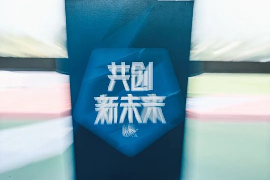 金马奖接受来自世界各地的华语及华人电影报名，每届颁发23个奖项。