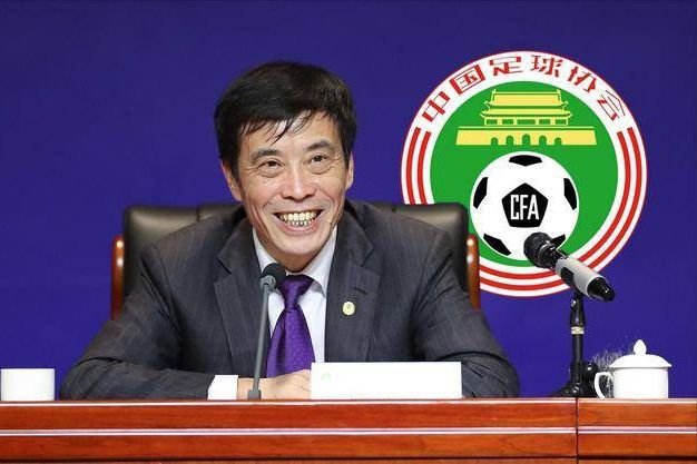 山姆·特拉梅尔帅气亮相 2010-08-30 当地时间2010年8月29日，被称为“电视界奥斯卡”的第62届艾美奖颁奖典礼在美国纽约时代广场诺基亚剧院盛大举行，本届艾美奖入围者实力雄厚竞争激烈，红地毯上也是群星闪耀，星光熠熠。