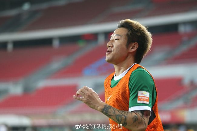 鹿先森乐队用多首经典民谣作品，让观众感受到了民谣与非遗融合的温柔力量。