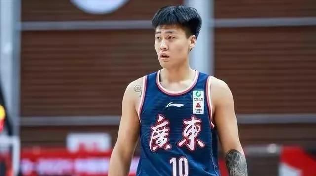 签名上不仅有三人的中文名字，还 动漫大师宫崎骏正式宣布退休 强忍泪水不舍离别 2013-09-07 9月6日，日本动漫大师宫崎骏在东京正式召开引退记者会，宣布正式退休。