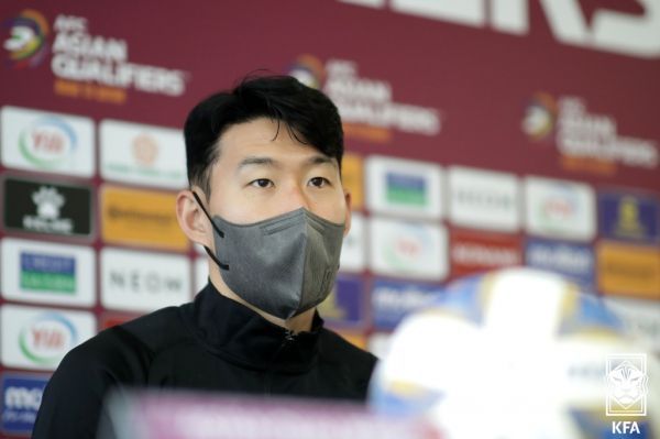 王安宇饰演的反扒警察，因意外伤残后孤身潜入盗贼集团，上演了一场惊心动魄的“无间道”。