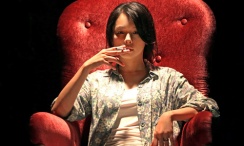 12月30日，电影 “林妹妹”悄然登场 不惧流言大玩黑色幽默(图) 2010-03-22 由国内首对兄弟导演赵氏兄弟（赵小鸥、赵小溪）联袂执导的《天上掉下个林妹妹》于4月10日上映，该片打着悬疑惊悚的同时，却也不惧流言大玩时下最火爆的黑色幽默。
