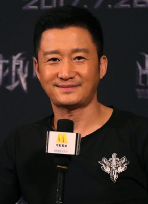 除恐怖片外，本月另有两部富含“东北”地域特色的电影值得关注：一部是蒋奇明、李雪琴主演的《飞行家》，影片以荒诞喜剧风格演绎普通人执着追梦的故事，被不少观众视为现实版的《飞屋环游记》。