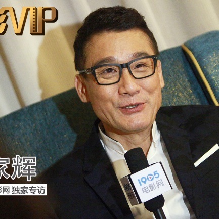 郑进永饰演暗恋尹智雅的英文系教授李英旭，在偶然下遇到了智雅，重新找回了无聊黄昏人生中的心动。